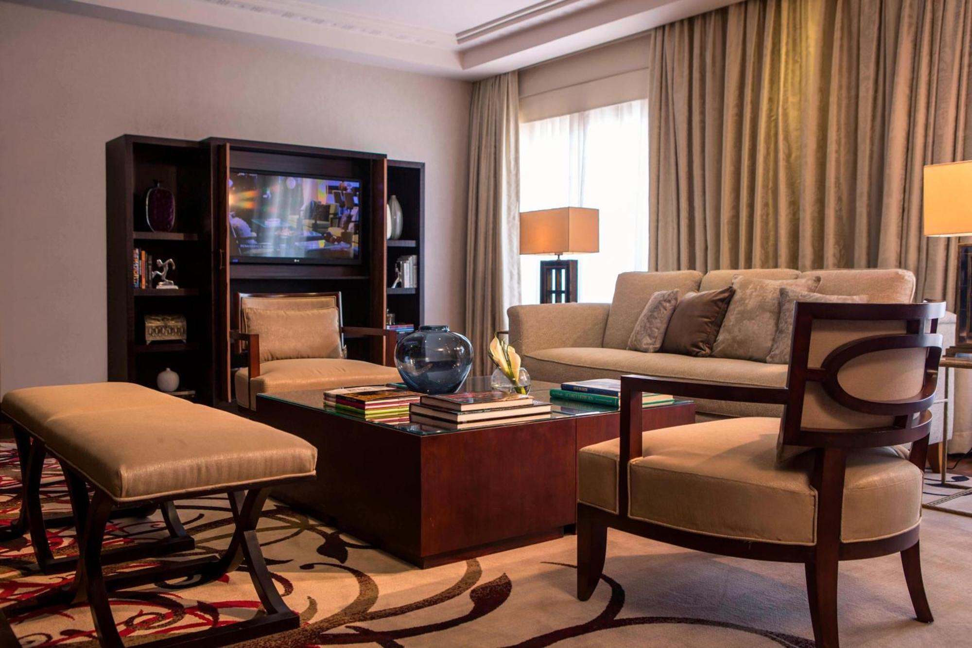 Renaissance Cairo Mirage City Hotel Exteriér fotografie Living room