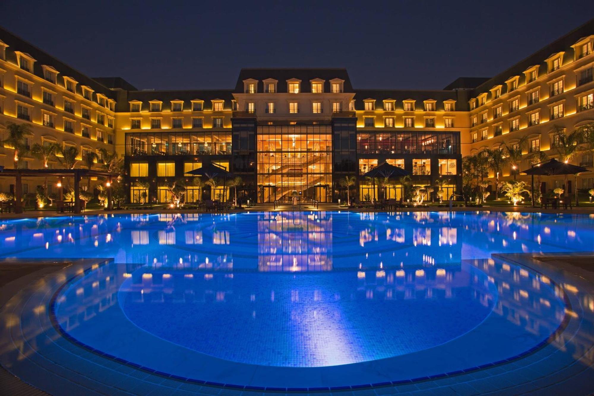 Renaissance Cairo Mirage City Hotel Exteriér fotografie The pool at the Mandarin Oriental, Sanya